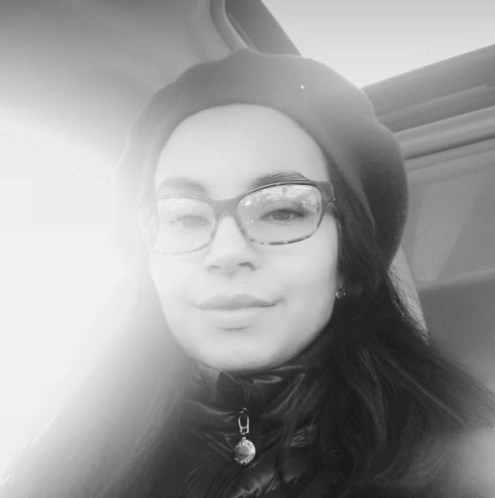 Meet your Posher, Alicia